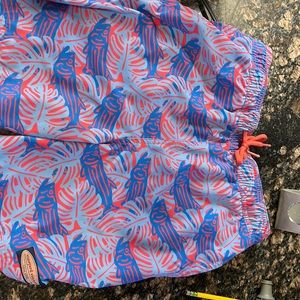 Boys large vineyard vines swim trunks